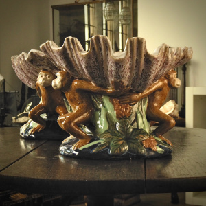A Pair of Continental Majolica Clam-Shell Dishes